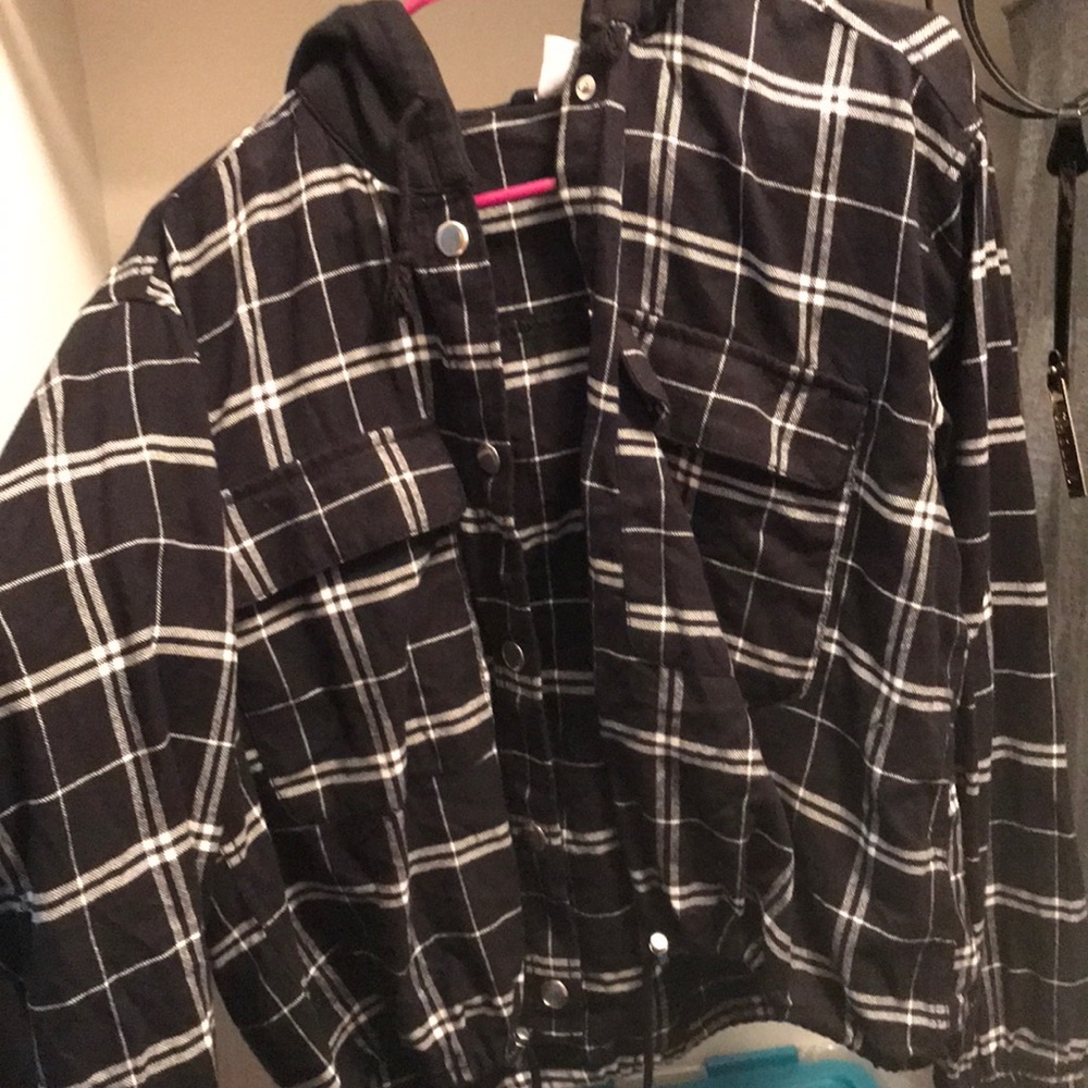 ♥️BLACK AND WHITE Plaid button up hoodie (black)♥️